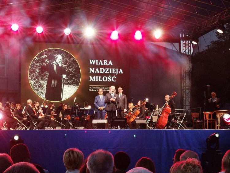 Obchody 70-lecia Ślubów Jasnogórskich w Komańczy. Przesłanie pojednania i pamięci 1 - Polskie Radio Rzeszów Obchody 70-lecia Ślubów Jasnogórskich w Komańczy. Przesłanie pojednania i pamięci