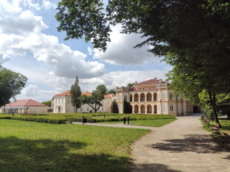 Pałac Wodzickich w Tyczynie otwarty dla zwiedzających. Wstęp bezpłatny 1 - Polskie Radio Rzeszów Pałac Wodzickich w Tyczynie otwarty dla zwiedzających. Wstęp bezpłatny