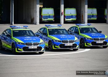 Policja na Podkarpaciu dostała nowe radiowozy i mierniki prędkości 4 - Polskie Radio Rzeszów Policja na Podkarpaciu dostała nowe radiowozy i mierniki prędkości