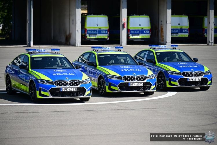 Policja na&nbsp;Podkarpaciu dostała nowe radiowozy i&nbsp;mierniki prędkości