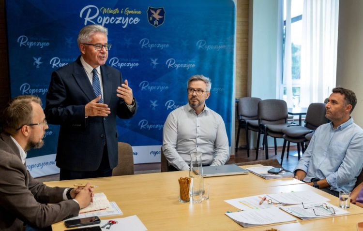 Ponad 303 tys. zł na bezpłatne usługi społeczne dla dzieci i młodzieży w Ropczycach 1 - Polskie Radio Rzeszów Ponad 303 tys. zł na bezpłatne usługi społeczne dla dzieci i młodzieży w Ropczycach
