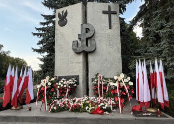Rzeszów oddał hołd powstańcom. Trwają obchody rocznicy 2 - Polskie Radio Rzeszów Rzeszów oddał hołd powstańcom. Trwają obchody rocznicy