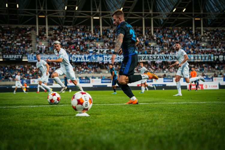 Stal Rzeszów bez punktów. Ruch Chorzów wygrał w Rzeszowie 1 - Polskie Radio Rzeszów Stal Rzeszów bez punktów. Ruch Chorzów wygrał w Rzeszowie