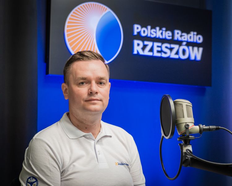 Startuje MARMA 35. Rajd Rzeszowski. Ponad 80 załóg na trasach Podkarpacia 1 - Polskie Radio Rzeszów Startuje MARMA 35. Rajd Rzeszowski. Ponad 80 załóg na trasach Podkarpacia