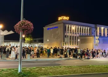 [AKTUALIZACJA] Utrudnienia na&nbsp;stacji Rzeszów Główny. Służby sprawdzają podejrzany bagaż [VIDEO]