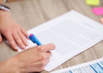 Ważne dla tegorocznych absolwentów. ZUS przypomina o&nbsp;dokumentach