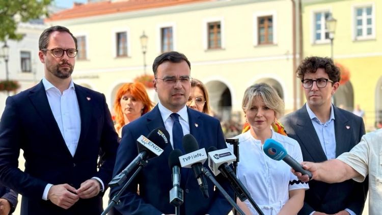 Wiceminister kultury: media opozycyjne szerzą dezinformację i rosyjską propagandę 1 - Polskie Radio Rzeszów Wiceminister kultury: media opozycyjne szerzą dezinformację i rosyjską propagandę