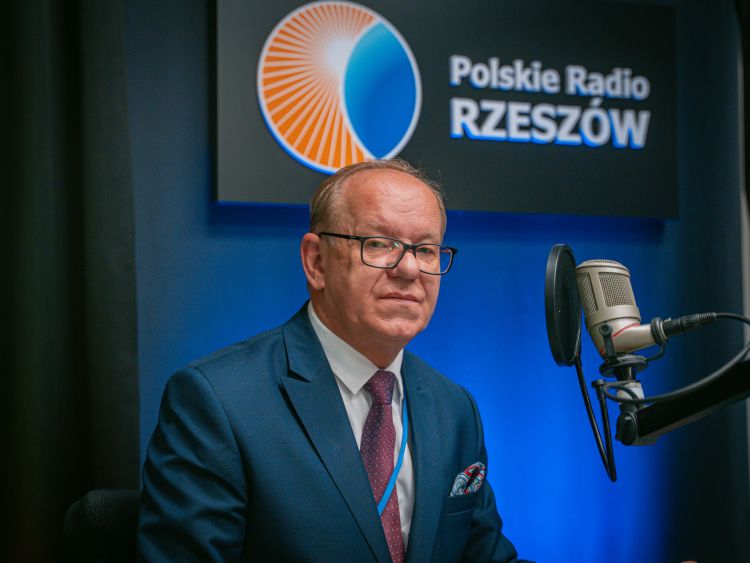 Lewica liczy na 10-procentowe poparcie. Wiesław Buż o wyborczych planach 1 - Polskie Radio Rzeszów Lewica liczy na 10-procentowe poparcie. Wiesław Buż o wyborczych planach