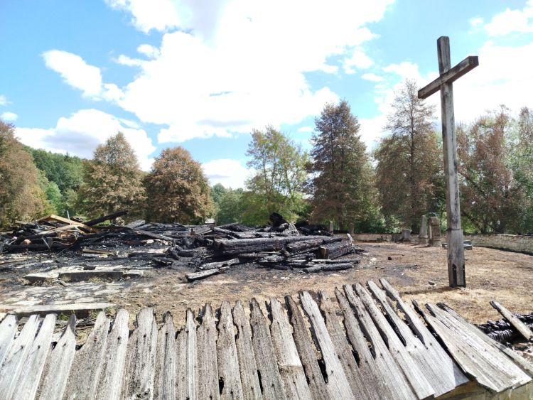 Wsparcie dla sanockiego skansenu po pożarze. Są plany odbudowy 1 - Polskie Radio Rzeszów Wsparcie dla sanockiego skansenu po pożarze. Są plany odbudowy