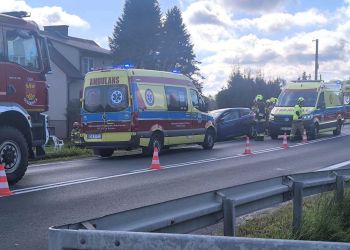 Wypadek na&nbsp;drodze krajowej nr&nbsp;84 w&nbsp;Stefkowej. Dwie osoby ranne, ruch wahadłowy