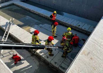 Wypadek w Zakładzie Uzdatniania Wody w Szczepańcowej. Mężczyzna spadł z wysokości 3 metrów 2 - Polskie Radio Rzeszów Wypadek w Zakładzie Uzdatniania Wody w Szczepańcowej. Mężczyzna spadł z wysokości 3 metrów