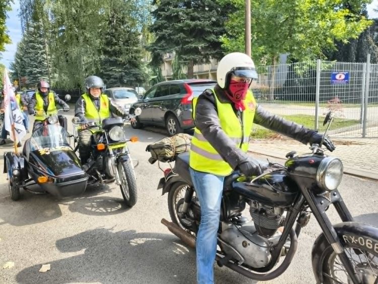 Zabytkowe motocykle jadą dla Domu Aniołków 1 - Polskie Radio Rzeszów Zabytkowe motocykle jadą dla Domu Aniołków
