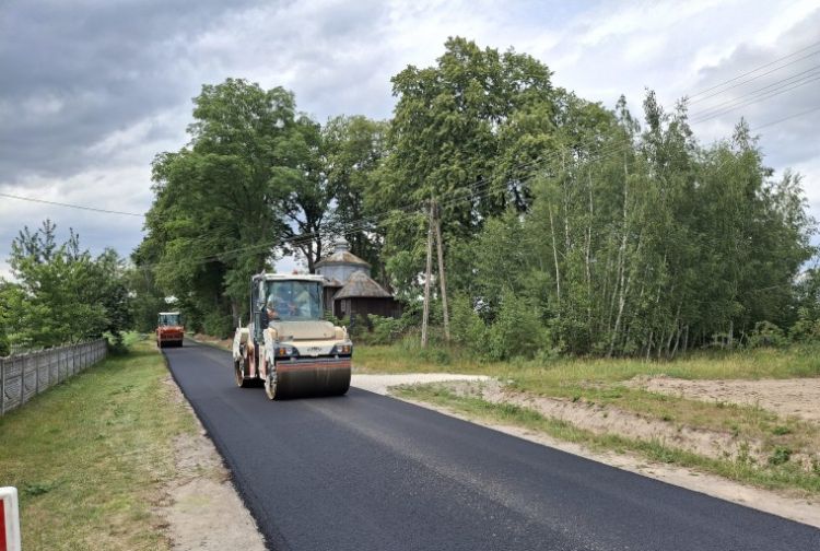 Zakończono drugi etap inwestycji drogowej w&nbsp;gminie Stary Dzików