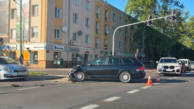 Zderzenie dwóch samochodów w Mielcu 1 - Polskie Radio Rzeszów Zderzenie dwóch samochodów w Mielcu