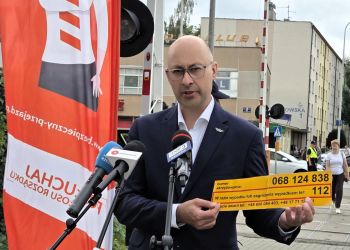Żółta naklejka może uratować życie. PKP przypomina zasady bezpieczeństwa na przejazdach 5 - Polskie Radio Rzeszów Żółta naklejka może uratować życie. PKP przypomina zasady bezpieczeństwa na przejazdach