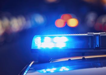 Zwłoki mężczyzny znalezione przy hotelu w Sanoku. Policja prowadzi śledztwo 2 - Polskie Radio Rzeszów Zwłoki mężczyzny znalezione przy hotelu w Sanoku. Policja prowadzi śledztwo