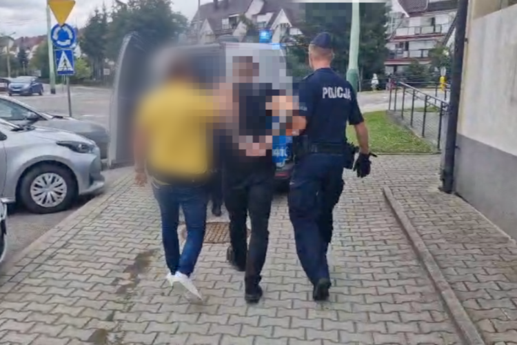 Zatrzymano mężczyznę podejrzanego o udział w brutalnym ataku w Dębicy 1 - Polskie Radio Rzeszów Zatrzymano mężczyznę podejrzanego o udział w brutalnym ataku w Dębicy