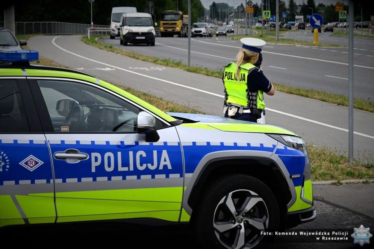 Pędził 130 km/h w&nbsp;terenie zabudowanym. Stracił prawo jazdy