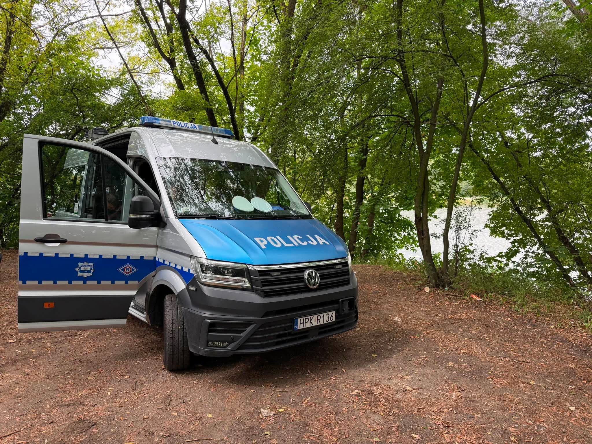 Ciało mężczyzny w rzeszowskiej Żwirowni, służby ratownicze w akcji 6 - Polskie Radio Rzeszów Ciało mężczyzny w rzeszowskiej Żwirowni, służby ratownicze w akcji - Polskie Radio Rzeszów