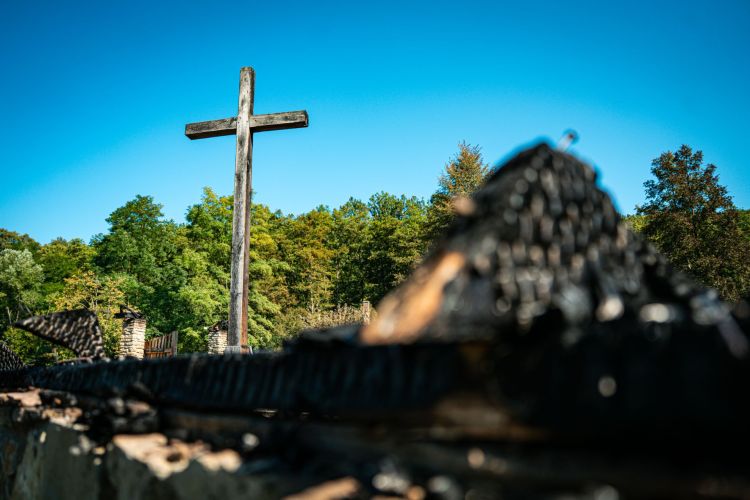 Szefowa MKiDN o&nbsp;pożarze w&nbsp;sanockim skansenie: To&nbsp;bolesna strata dla całej polskiej kultury