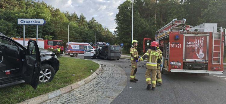 Zderzenie trzech samochodów w Tarnobrzegu. Trasa w stronę Sandomierza zablokowana 1 - Polskie Radio Rzeszów Zderzenie trzech samochodów w Tarnobrzegu. Trasa w stronę Sandomierza zablokowana