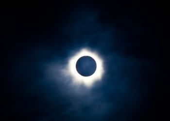 Zaćmienie Słońca i rój Perseidów. Wyjątkowy wieczór na niebie 5 - Polskie Radio Rzeszów Zaćmienie Słońca i rój Perseidów. Wyjątkowy wieczór na niebie
