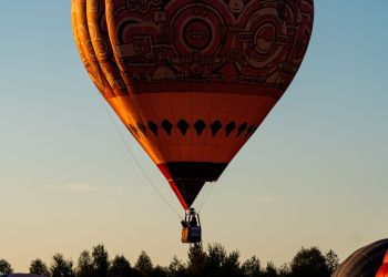 102 załogi wystartowały w pierwszym locie Balonowych Mistrzostw Świata w Krośnie 3 - Polskie Radio Rzeszów 102 załogi wystartowały w pierwszym locie Balonowych Mistrzostw Świata w Krośnie