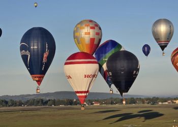 102 załogi wystartowały w&nbsp;pierwszym locie Balonowych Mistrzostw Świata w&nbsp;Krośnie [AKTUALIZACJA]