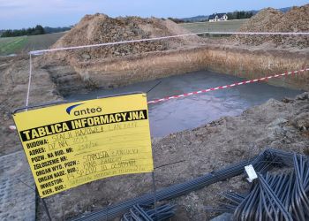 50-metrowy maszt powstaje w&nbsp;Husowie. Mieszkańcy mają zastrzeżenia