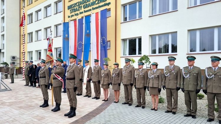 50 nowych funkcjonariuszy Bieszczadzkiego Oddziału SG złożyło ślubowanie 1 - Polskie Radio Rzeszów 50 nowych funkcjonariuszy Bieszczadzkiego Oddziału SG złożyło ślubowanie