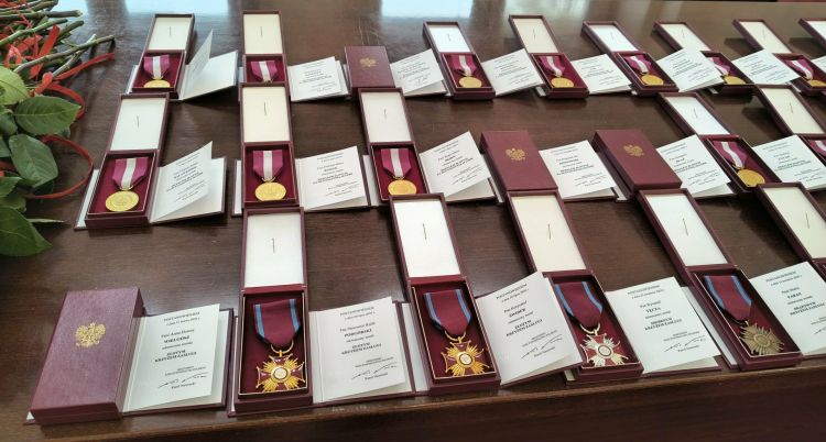 60 mieszkańców Podkarpacia odznaczonych. Wśród nich matka i&nbsp;syn, którzy&nbsp;uratowali sąsiadkę