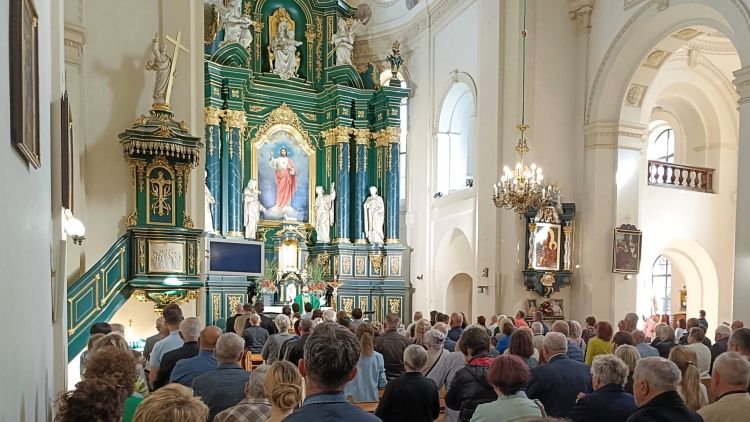 Nowy administrator Jarosławskiego Opactwa. Ks. Rafał Szykuła zastąpi ks. Marka Pieńkowskiego 1 - Polskie Radio Rzeszów Nowy administrator Jarosławskiego Opactwa. Ks. Rafał Szykuła zastąpi ks. Marka Pieńkowskiego