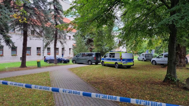 Atak nożownika na&nbsp;terenie opactwa w&nbsp;Jarosławiu. Jedna osoba nie&nbsp;żyje, cztery osoby ranne! [AKTUALIZACJA]