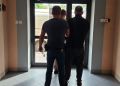 Groził ekspedientce i&nbsp;zabierał alkohol oraz&nbsp;papierosy. 48-latek trafił do&nbsp;aresztu