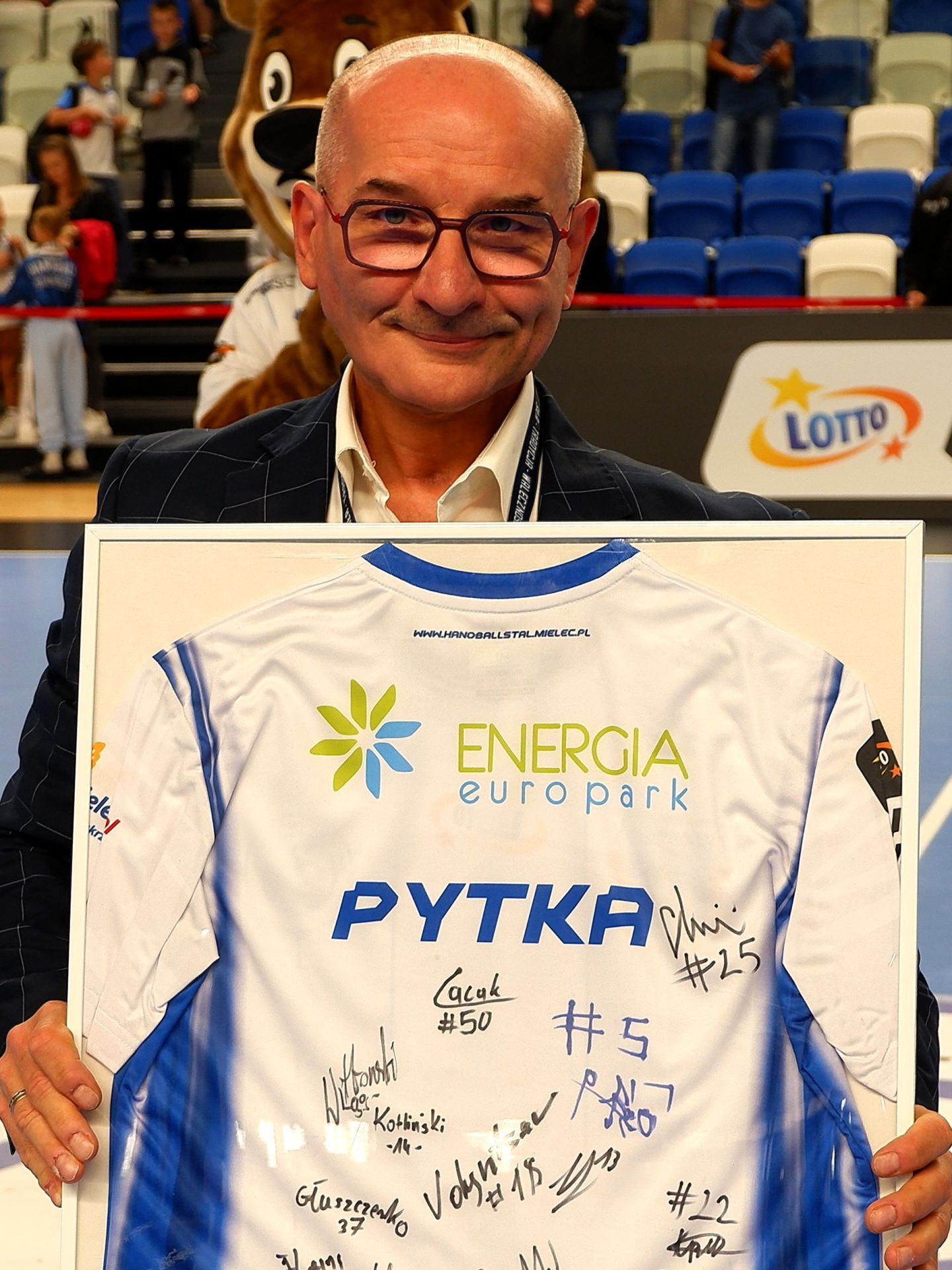 Handball Stal Mielec przegrała z Wisłą Płock. Wyjątkowy gest dla redaktora Roberta Pytki - Polskie Radio Rzeszów