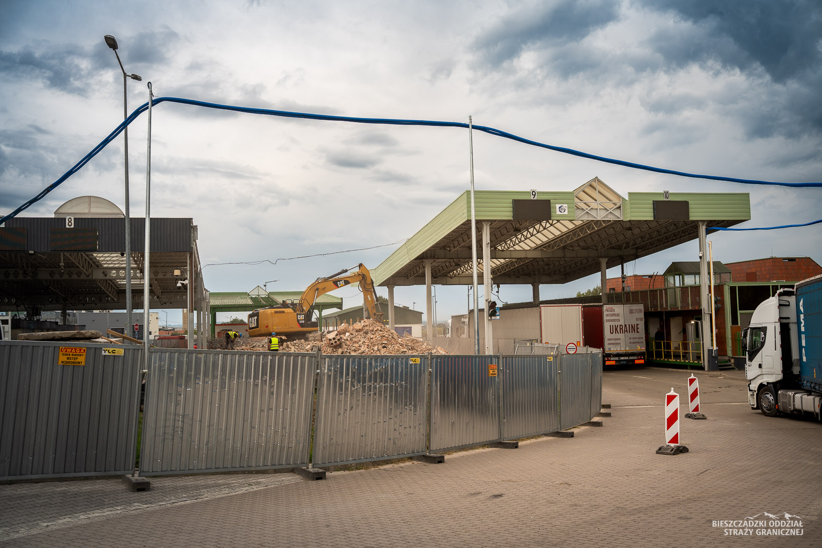 Medyka: od niedzieli zawieszona odprawa autokarów wjeżdżających do Polski 3 - Polskie Radio Rzeszów Medyka: od niedzieli zawieszona odprawa autokarów wjeżdżających do Polski - Polskie Radio Rzeszów
