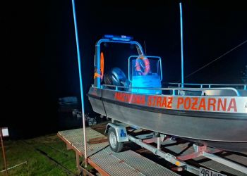 Mężczyzna skoczył z&nbsp;korony zapory w&nbsp;Solinie do&nbsp;wody. Policja wyjaśnia okoliczności zdarzenia