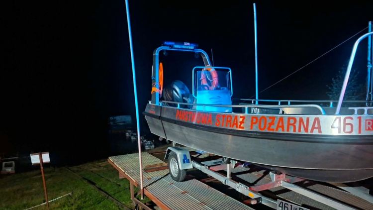 Mężczyzna skoczył z&nbsp;korony zapory w&nbsp;Solinie do&nbsp;wody. Policja wyjaśnia okoliczności zdarzenia