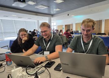 Młodzi konstruktorzy tworzą systemy dronowe do działań kryzysowych. Hackathon w Jasionce 2 - Polskie Radio Rzeszów Młodzi konstruktorzy tworzą systemy dronowe do działań kryzysowych. Hackathon w Jasionce