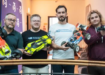 Modele RC to nie tylko zabawa. Pasjonaci z RC Rzeszów o wyścigach i budowie samochodów 2 - Polskie Radio Rzeszów Modele RC to nie tylko zabawa. Pasjonaci z RC Rzeszów o wyścigach i budowie samochodów