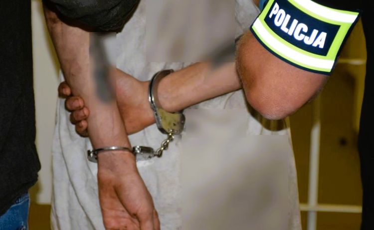 Narkotyki w&nbsp;mieszkaniu 29-latka z&nbsp;gminy Chłopice. Mężczyzna trafił do&nbsp;aresztu