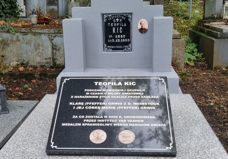 Odnowiono grób Teofili Kic w Przemyślu. Upamiętniono Sprawiedliwą wśród Narodów Świata 1 - Polskie Radio Rzeszów Odnowiono grób Teofili Kic w Przemyślu. Upamiętniono Sprawiedliwą wśród Narodów Świata
