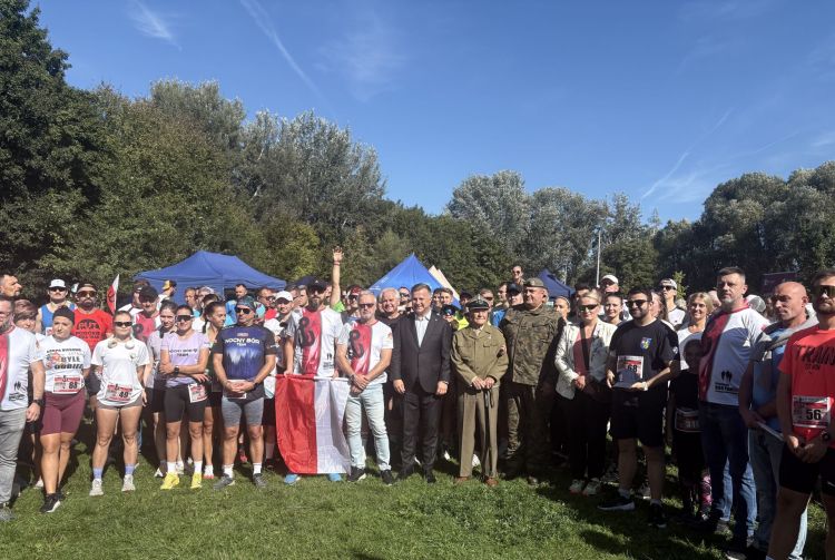 Pamięć i spotkanie pokoleń. III Rzeszowski Bieg Pamięci Powstania Warszawskiego 1 - Polskie Radio Rzeszów Pamięć i spotkanie pokoleń. III Rzeszowski Bieg Pamięci Powstania Warszawskiego