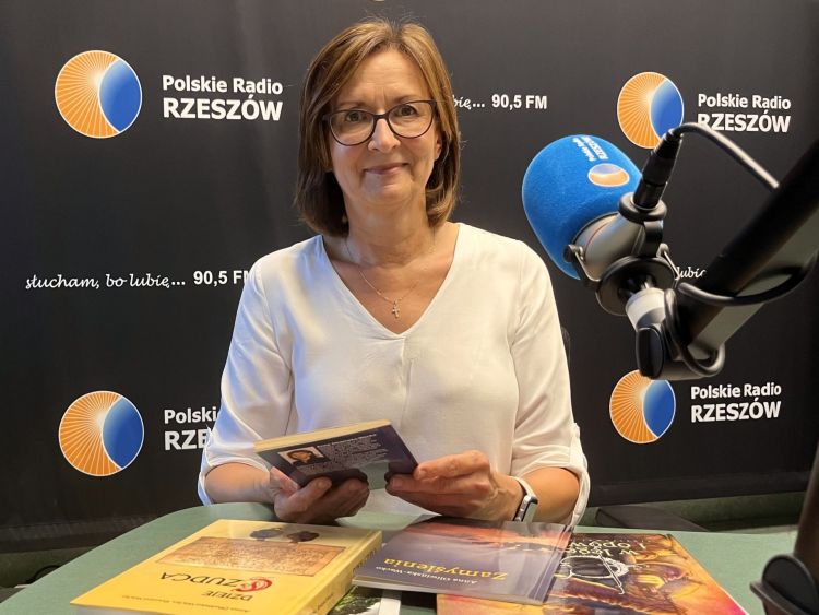 Poetka i&nbsp;regionalistka Anna Oliwińska-Wacko o&nbsp;pracy nad&nbsp;nowymi książkami