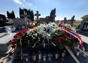 Pogrzeb księdza Stanisława Zbojnowicza w&nbsp;Grzęsce. Wierni pożegnali duchownego