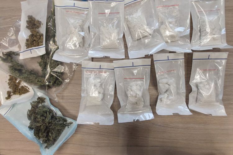 Ponad kilogram narkotyków zabezpieczony w&nbsp;powiecie jasielskim. 56-latek w&nbsp;areszcie
