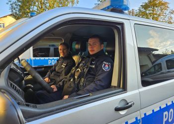 Pożar w&nbsp;Sanoku. Policjanci uratowali dwóch mężczyzn z&nbsp;zadymionego mieszkania