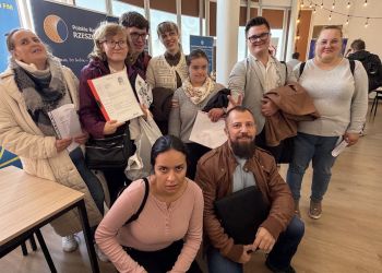 Praca dla osób z niepełnosprawnościami. 20 pracodawców na Giełdzie Pracy w Rzeszowie 2 - Polskie Radio Rzeszów Praca dla osób z niepełnosprawnościami. 20 pracodawców na Giełdzie Pracy w Rzeszowie