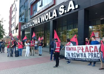 Protest związkowców przed Hutą Stalowa Wola. Spór o wynagrodzenia i miejsca pracy [AKTUALIZACJA]