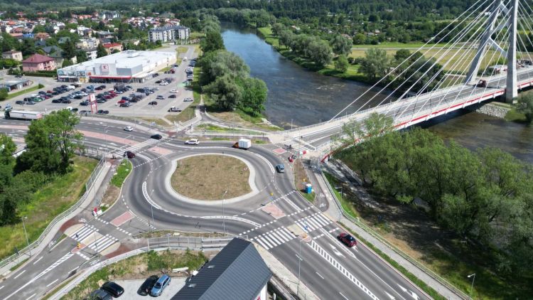 Sanok. Nowe rondo nazwane Pamięci Ofiar OUN-UPA. Jest petycja o zmianę nazwy 1 - Polskie Radio Rzeszów Sanok. Nowe rondo nazwane Pamięci Ofiar OUN-UPA. Jest petycja o zmianę nazwy